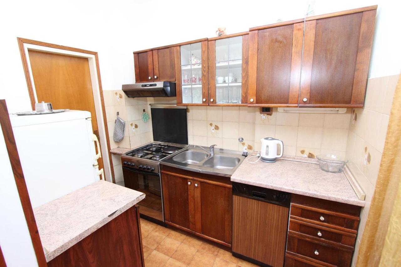 Apartment Clementina Višnjan Exteriör bild