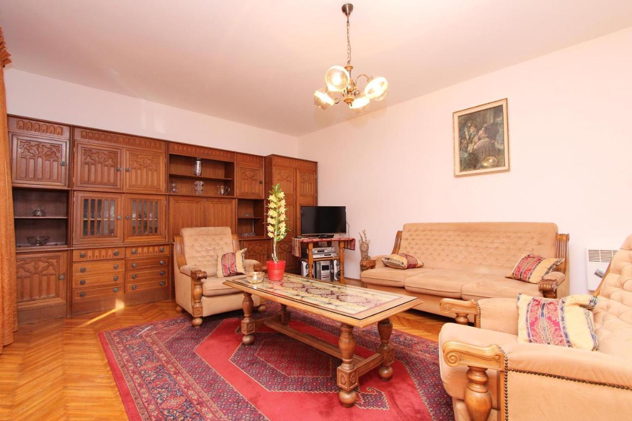 Apartment Clementina Višnjan Exteriör bild