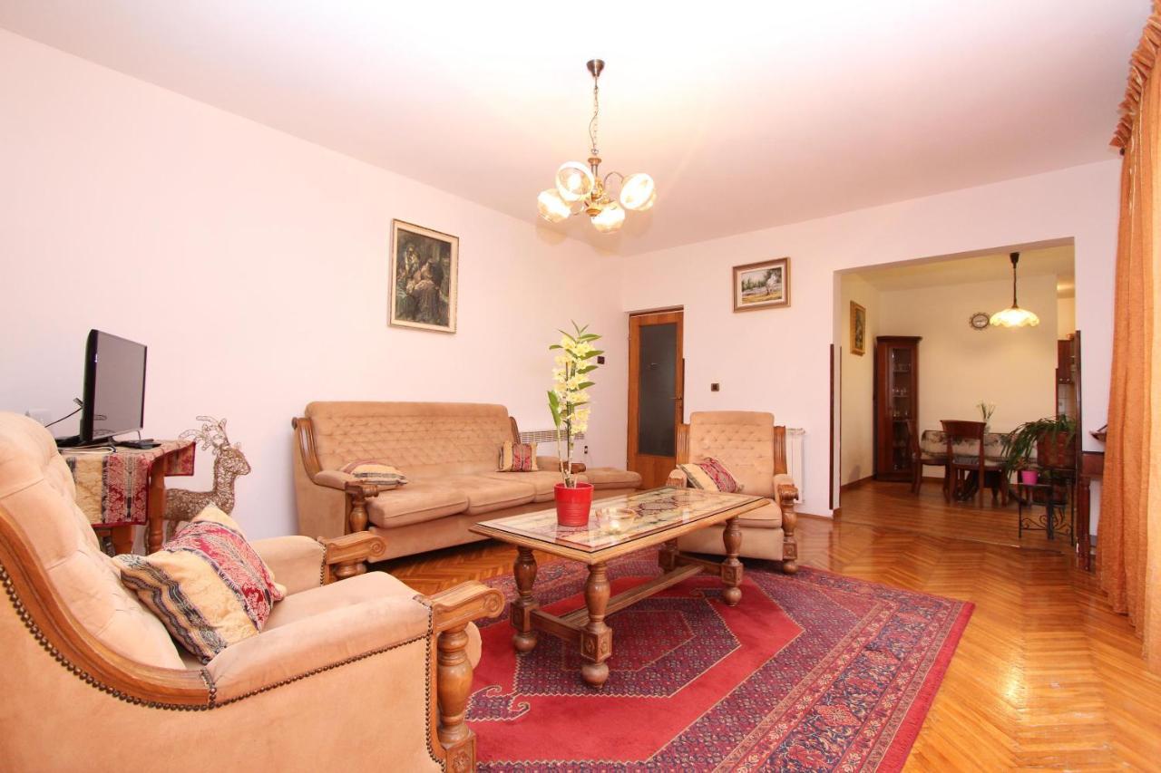 Apartment Clementina Višnjan Exteriör bild