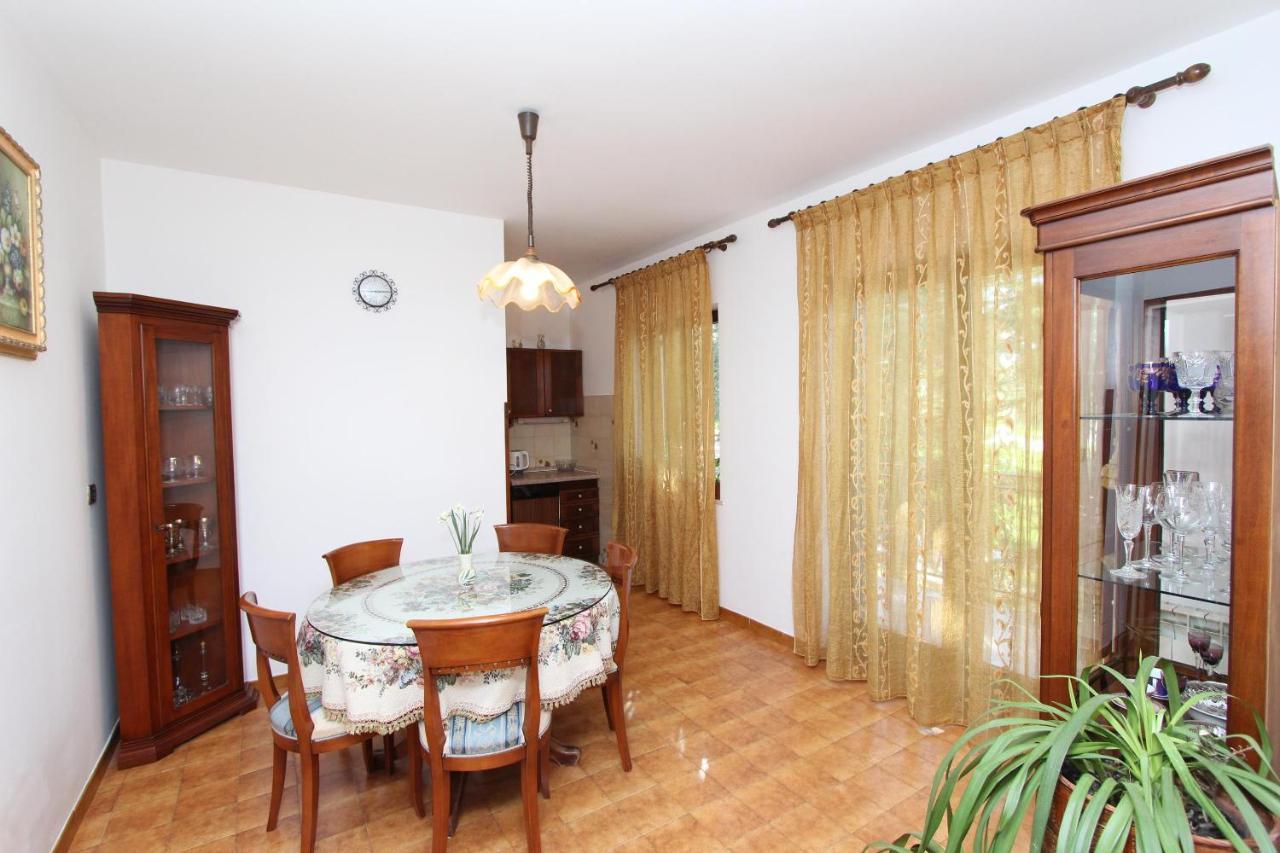Apartment Clementina Višnjan Exteriör bild