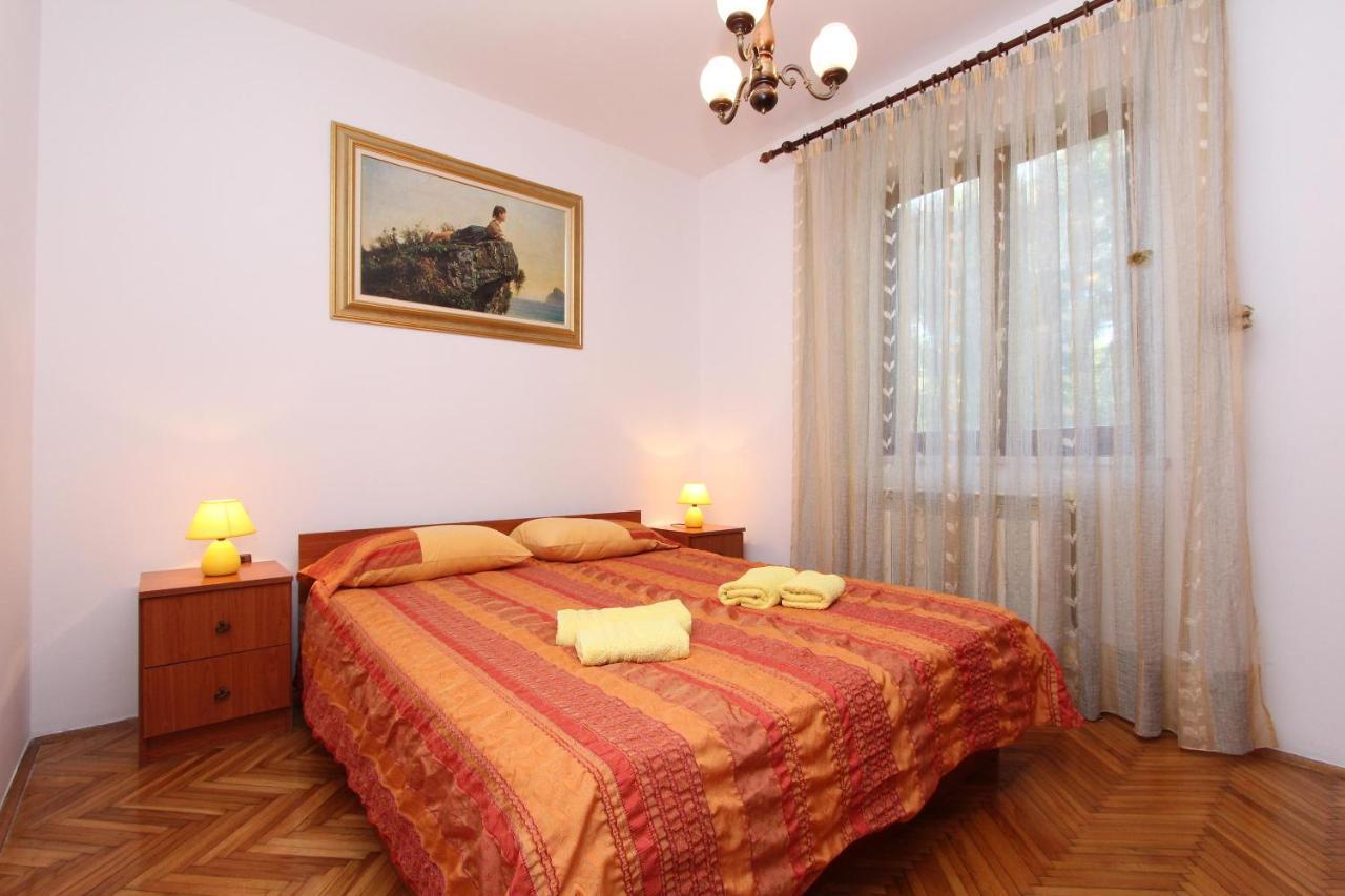 Apartment Clementina Višnjan Exteriör bild