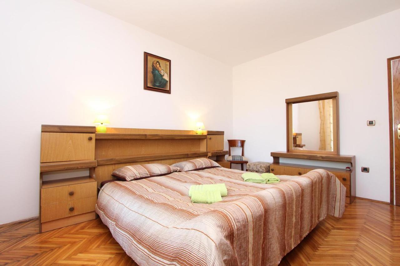 Apartment Clementina Višnjan Exteriör bild